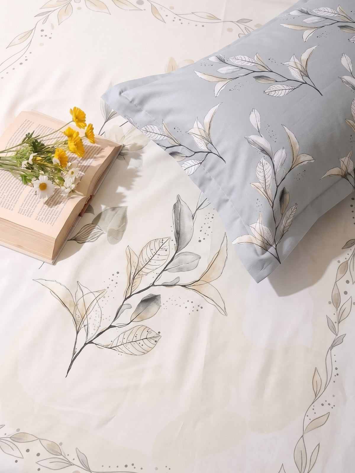 BOTTEGA PANEL Luxury King Size Bedsheet | 100% Cotton | 210 TC Premium Fabric | 108 x 108 Inches | Includes 2 Pillow Covers