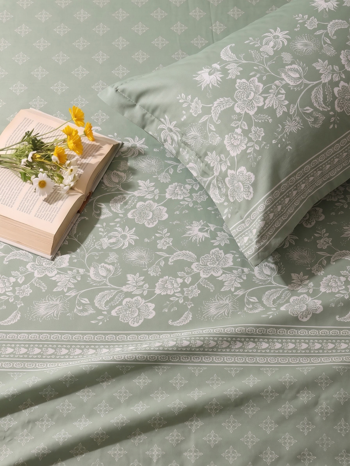CELESTIA 100% Cotton Luxury Bedsheet | 250 TC Satin Weave | King Size 108 x 108 Inches | Ultra Soft & Elegant (Copy) (Copy) (Copy) (Copy)