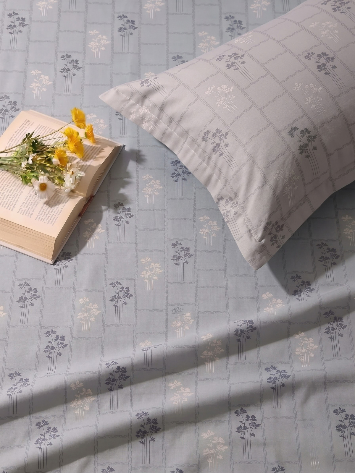 CROWN 100% Cotton Premium Bedsheet | 186 TC Twill Satin Weave | King Size 108 x 108 Inches | Soft, Breathable & Durable|Light Grey