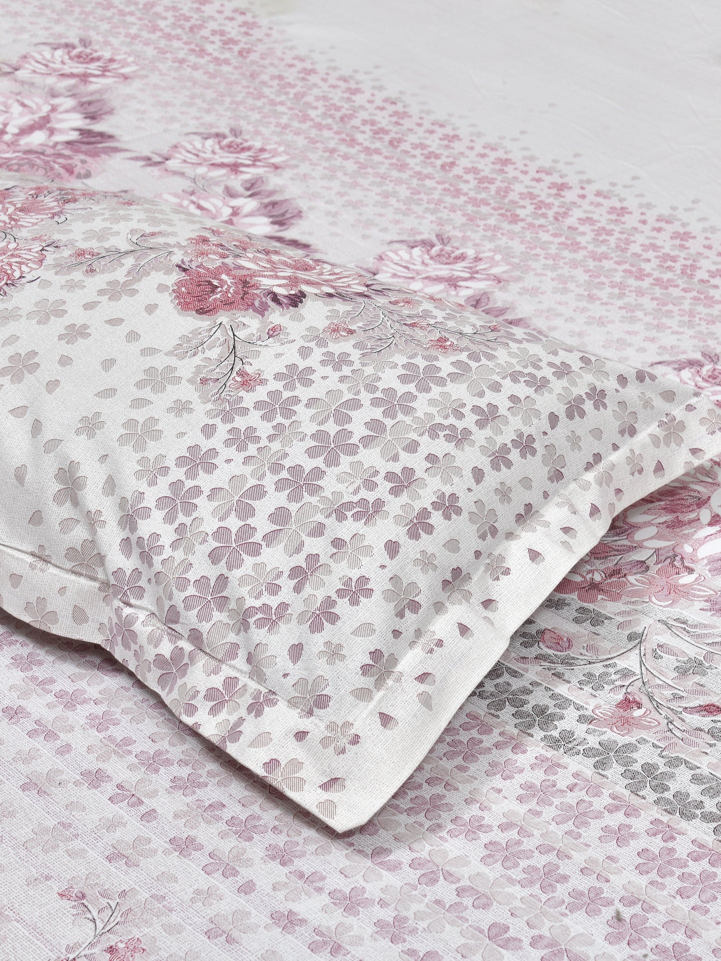 186 TC 100% Cotton King Size Bedsheet | 108 x 108 Inches