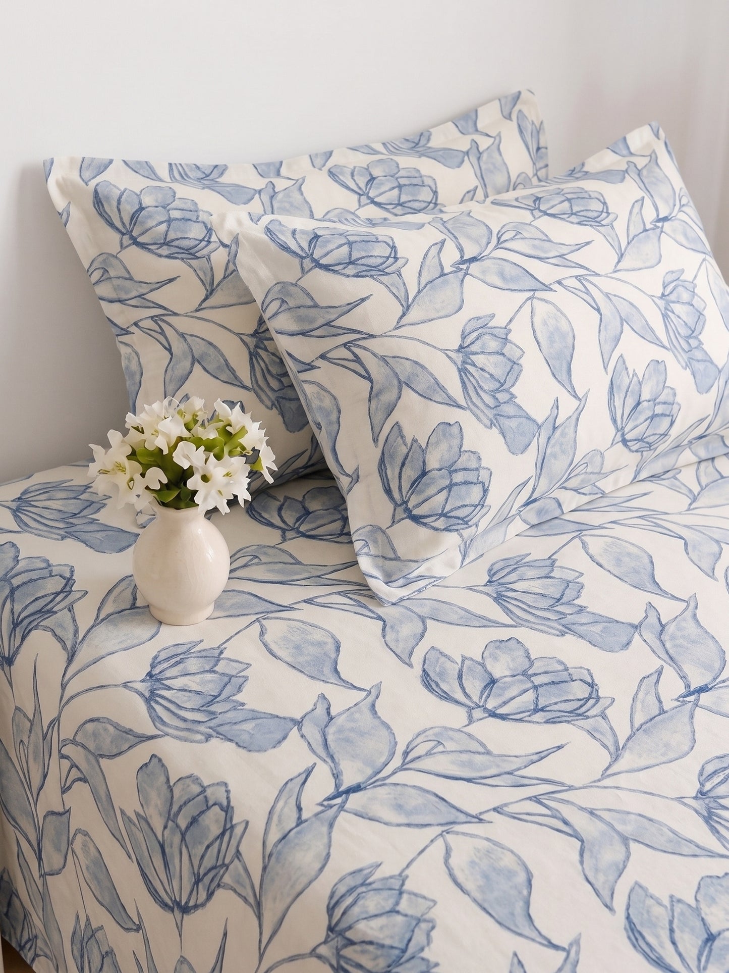 186 TC 100% Cotton Double Bedsheet 90 x 100 Inch with 2 Pillow Cover
