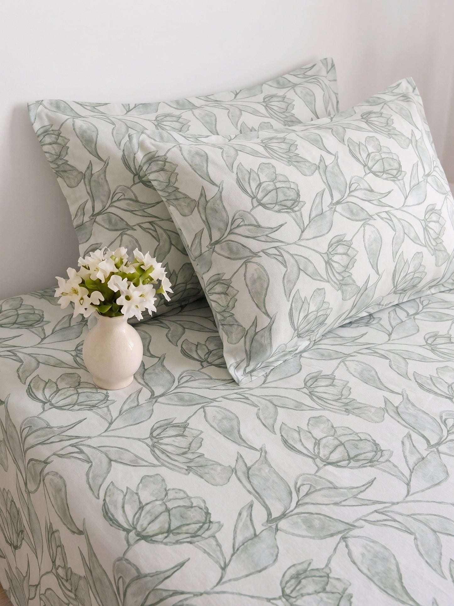 186 TC 100% Cotton Double Bedsheet 90 x 100 Inch with 2 Pillow Cover