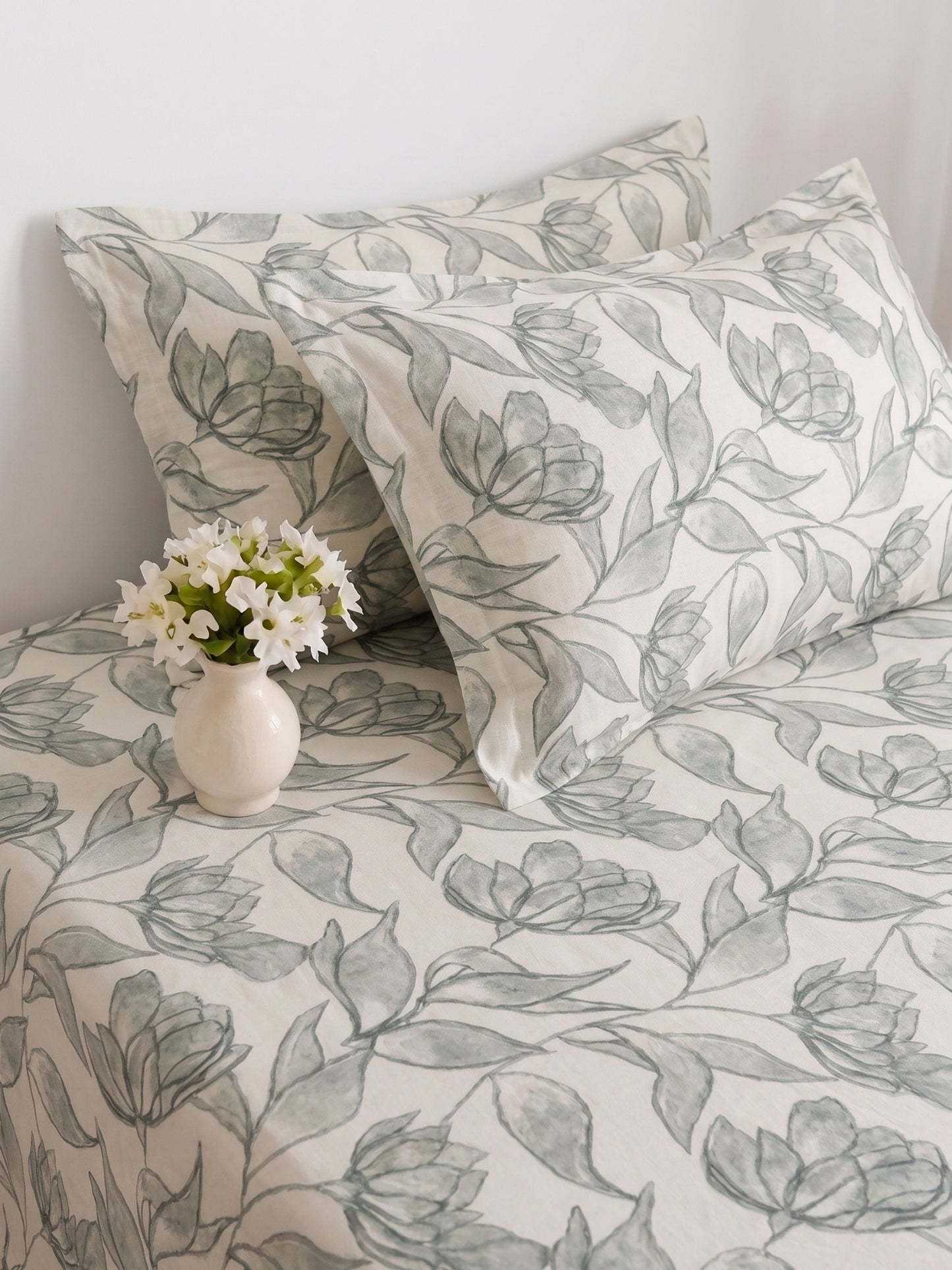 186 TC 100% Cotton Double Bedsheet 90 x 100 Inch with 2 Pillow Cover