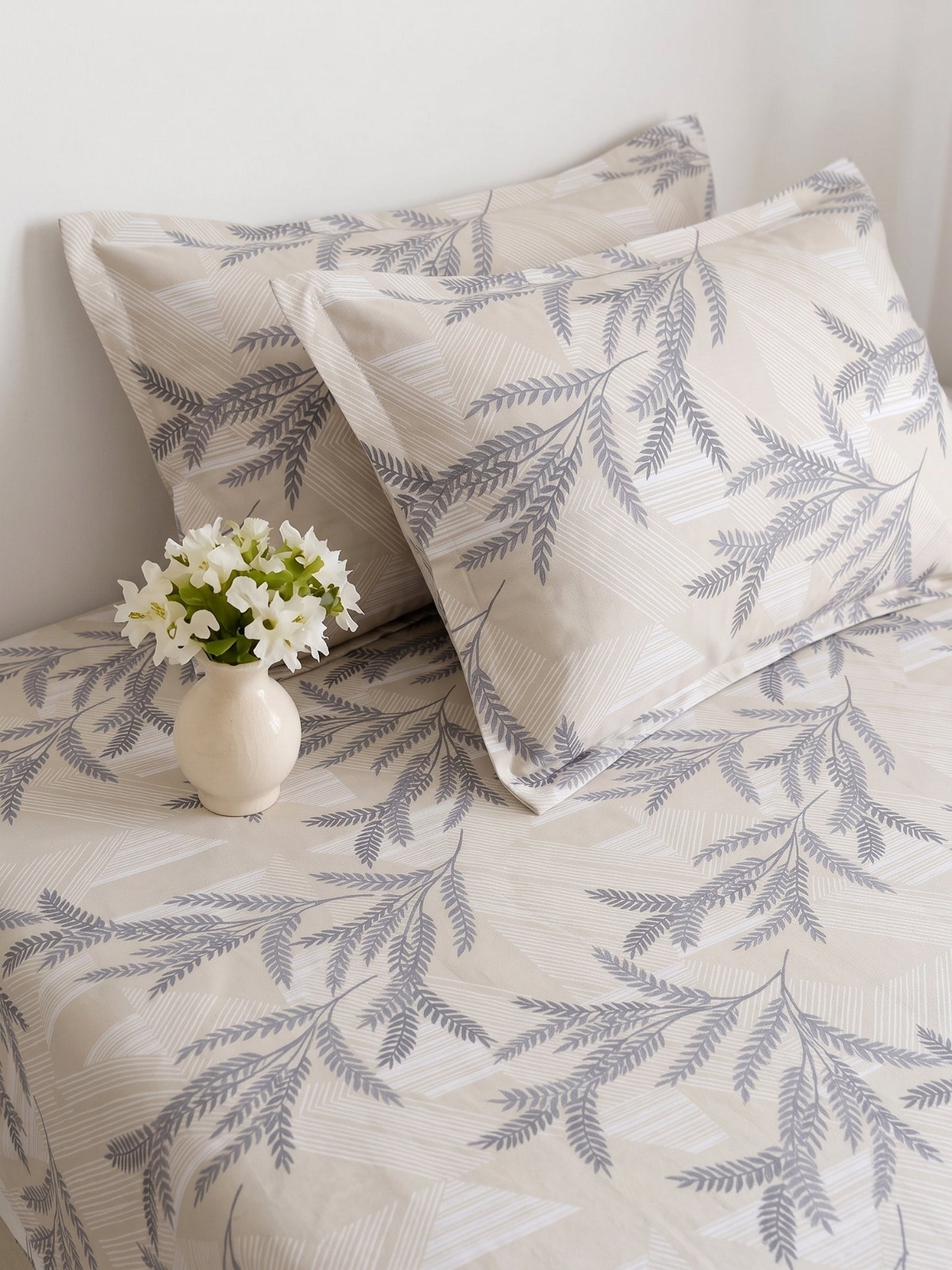 186 TC 100% Cotton Double Bedsheet 90 x 100 Inch with 2 Pillow Cover