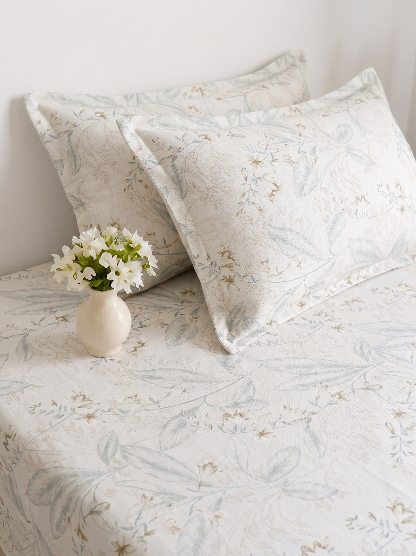 186 TC 100% Cotton Double Bedsheet 90 x 100 Inch with 2 Pillow Cover