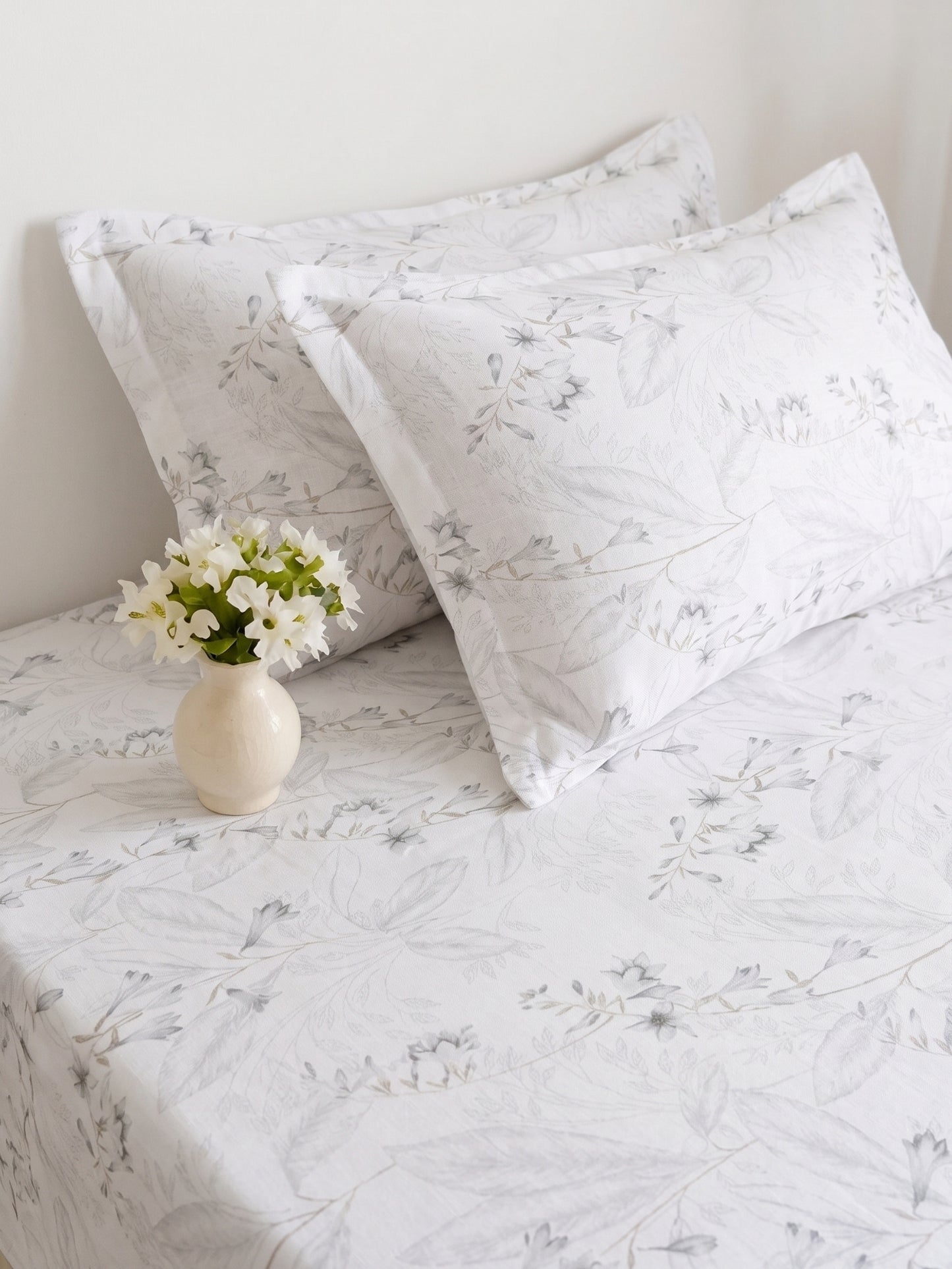 186 TC 100% Cotton Double Bedsheet 90 x 100 Inch with 2 Pillow Cover