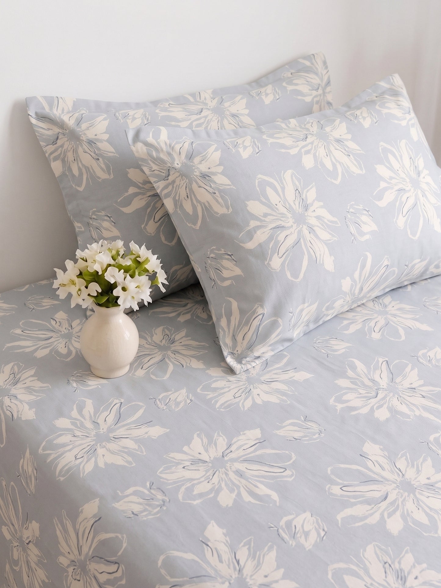 186 TC 100% Cotton Double Bedsheet 90 x 100 Inch with 2 Pillow Covers
