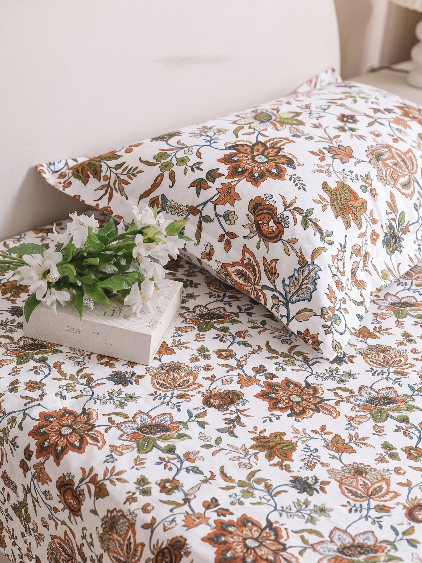144 TC Pure Cotton King Size Bedsheet 108 x 108 Inch with 2 Pillow Covers