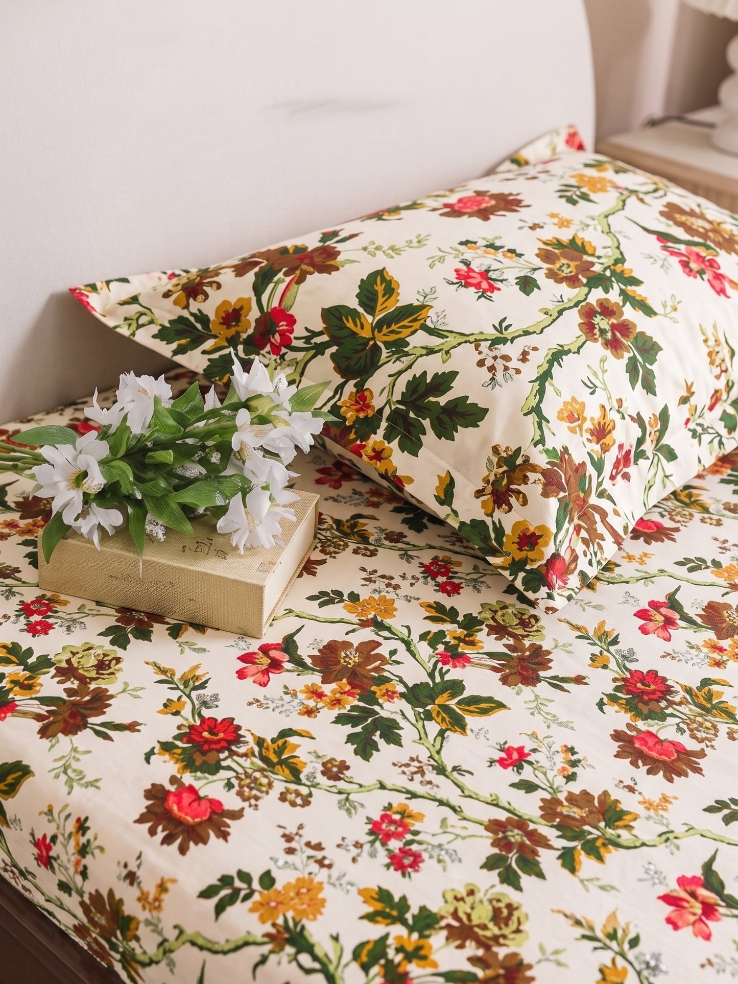 144 TC Pure Cotton Single Bedsheet 90 x 60 Inch with 1 Pillow Cover