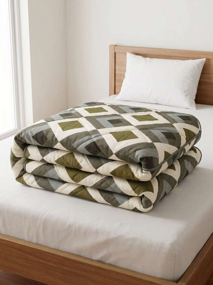 120 GSM Reversible Single Bed Comforter, Lightweight AC Comforter, 154 x 228 cm | Olive Geometric