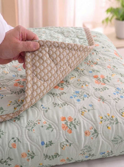 120 GSM Reversible Single Bed Comforter, Lightweight AC Comforter, 90 x 60 Inch | Light Green